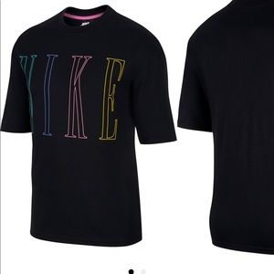 Nike boxy tee